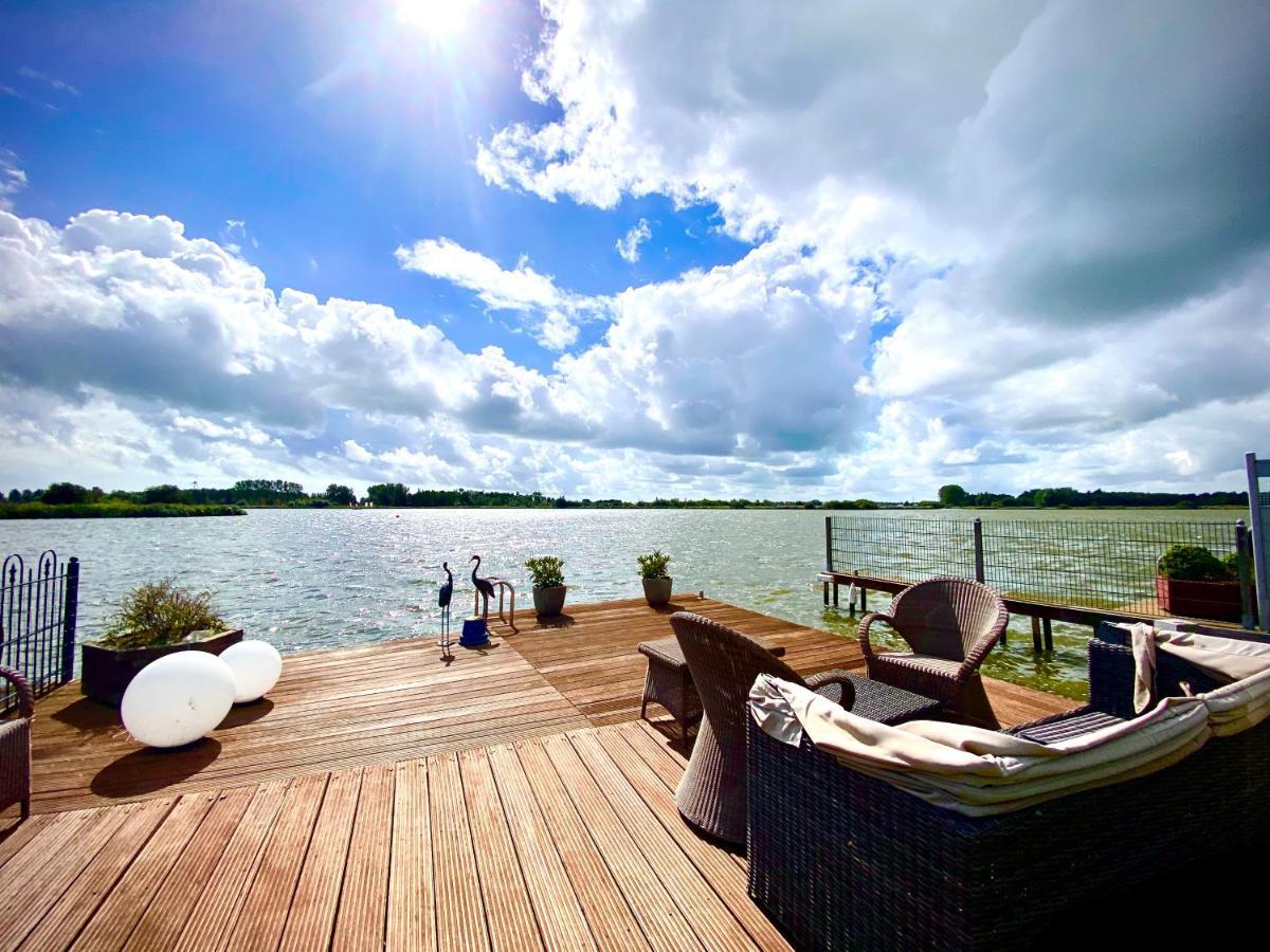Ferienhaus Mit Wundervollem Seeblick Ferienpark Vislust Ijsselmeer Wervershoof Bagian luar foto