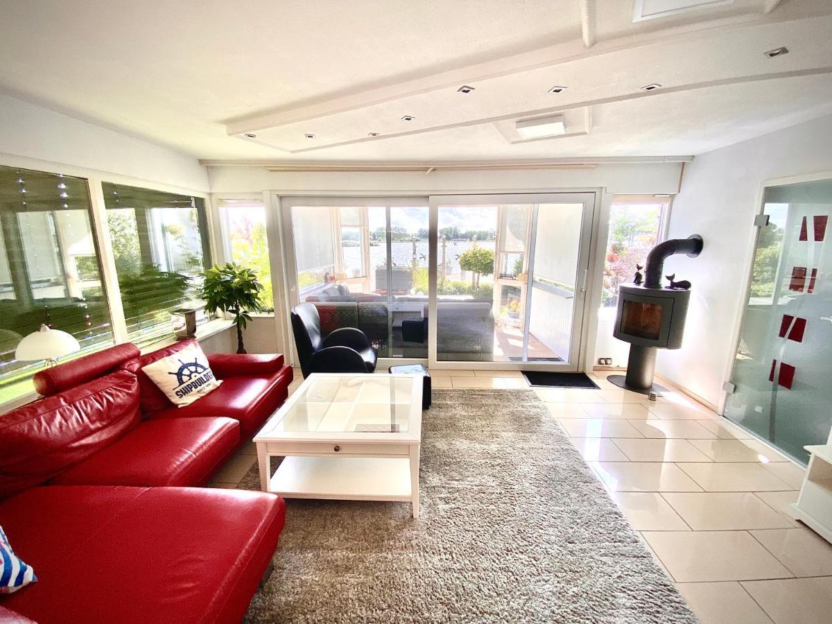 Ferienhaus Mit Wundervollem Seeblick Ferienpark Vislust Ijsselmeer Wervershoof Bagian luar foto